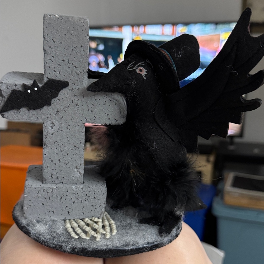 Annalee 6 inch tombstone crow.